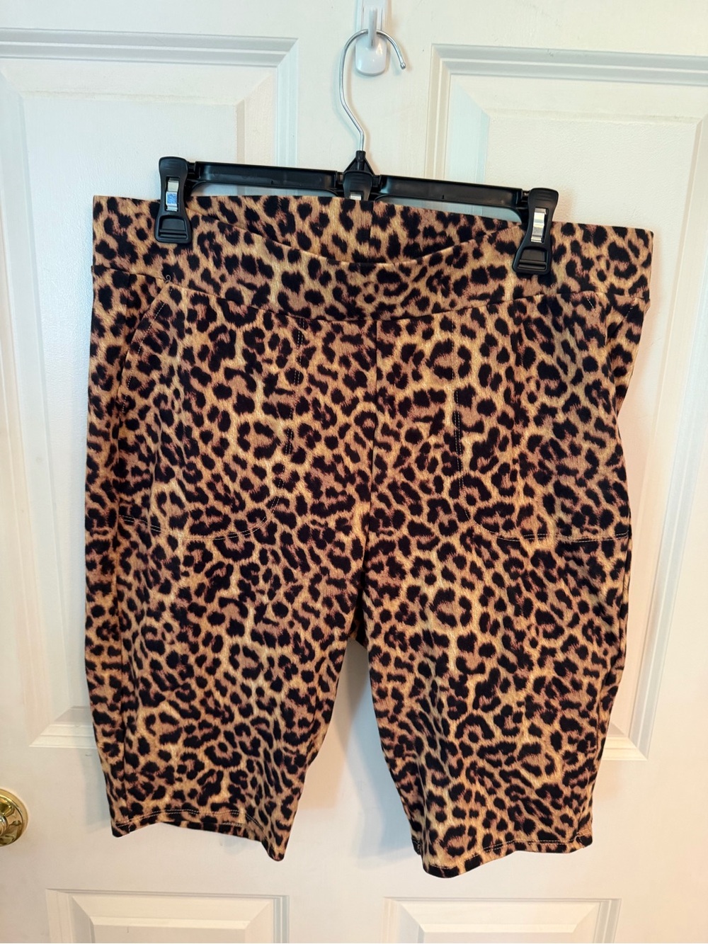 Torrid Leopard Print Bike Shorts with Pockets Size 2 Equal to a size 2X 18-20